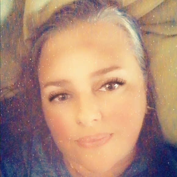 Meet your Posher, Tanya - Picture 1 of 1